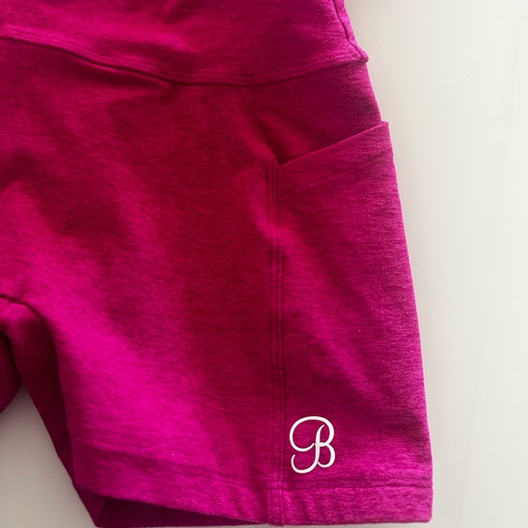 Bombshell Sportswear shorts and bra set - Picture 7 of 9